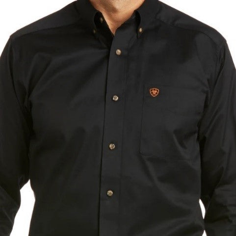 Camisa Ariat Solid Twill Negro.