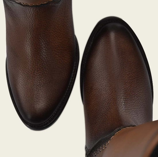 Bota tradicional en piel genuina para dama.