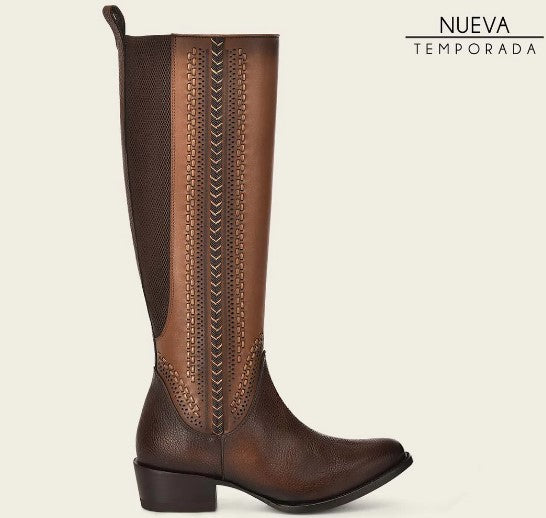 Bota tradicional en piel genuina para dama.