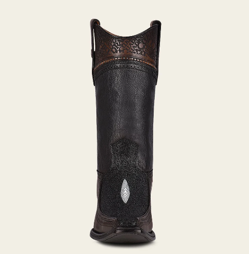 Bota fine western en piel genuina de mantarraya para caballero.