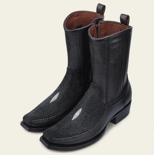 Bota casual en piel genuina de mantarraya para caballero.