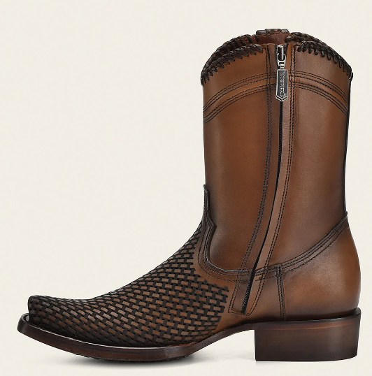 Bota casual en piel genuina para caballero.