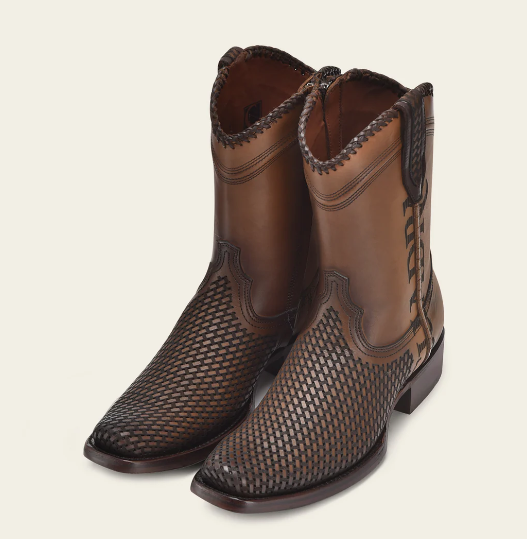 Bota casual en piel genuina para caballero.
