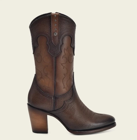 Bota tradicional en piel genuina para dama.