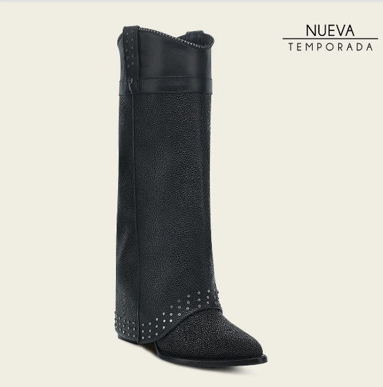 Bota casual en piel genuina de mantarraya para dama.