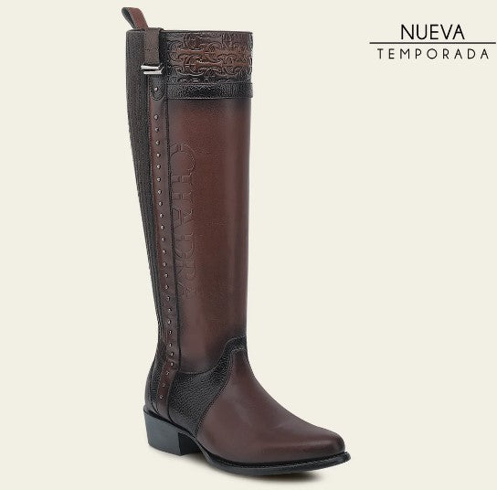 Bota casual en piel genuina para dama.