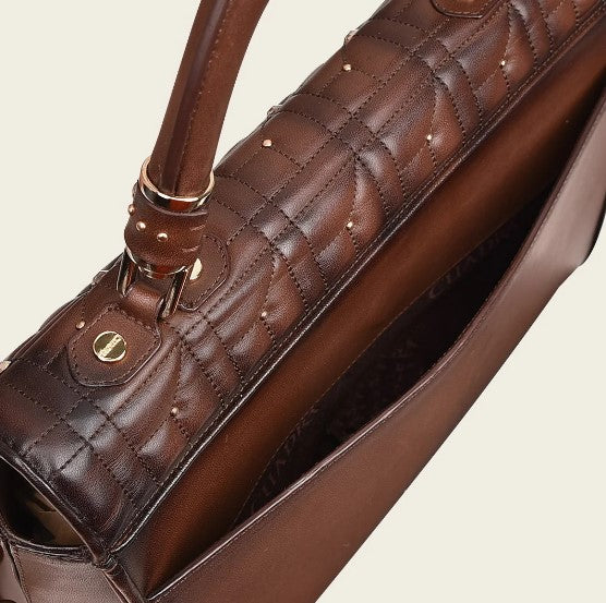Bolso en piel genuina con cristales.
