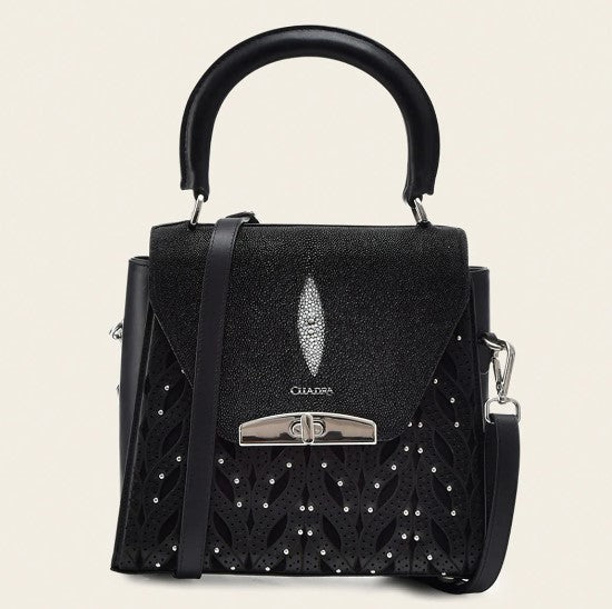 Bolso de mano en piel genuina de mantarraya para dama.
