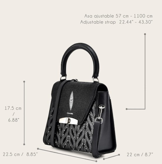 Bolso de mano en piel genuina de mantarraya para dama.