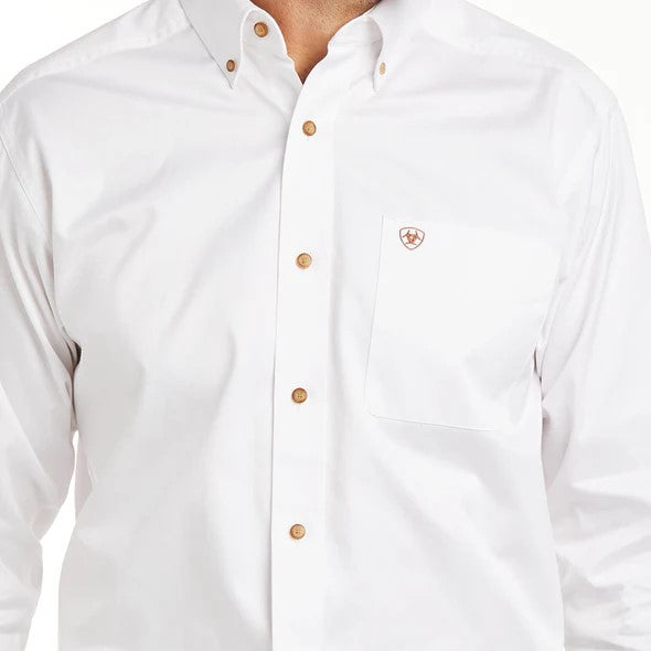 Camisa Ariat Solid Twill Corte Fitted Blanco.