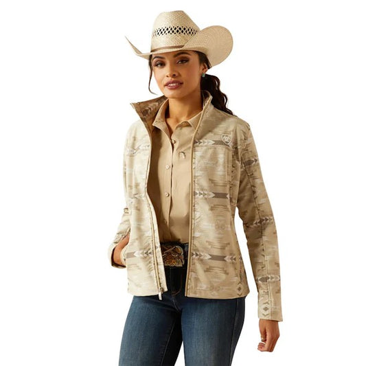Chamarra Ariat New Team Softshell Estampado Sandstone.