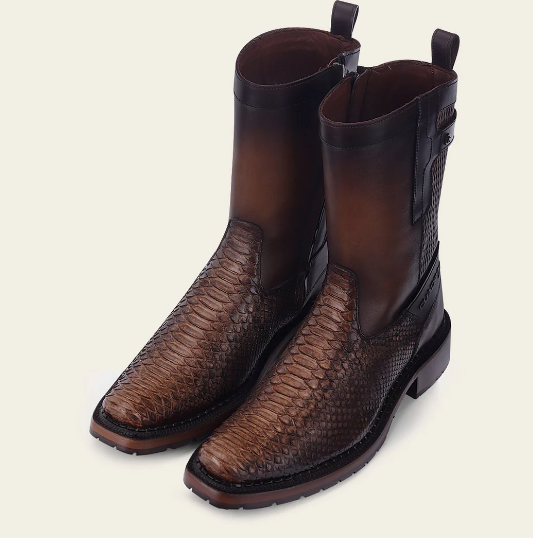 Bota urbana en piel genuina de pitón para caballero.