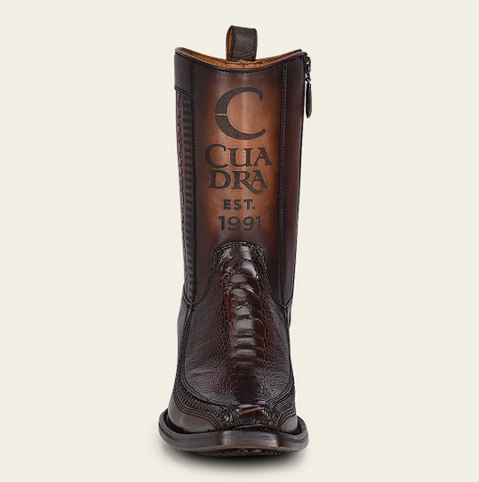 Bota casual en piel genuina de pata de avestruz para caballero.