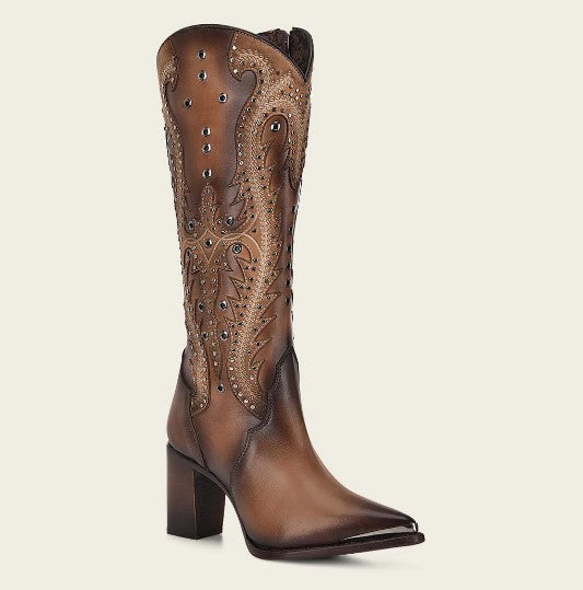 Bota tradicional en piel genuina para dama.