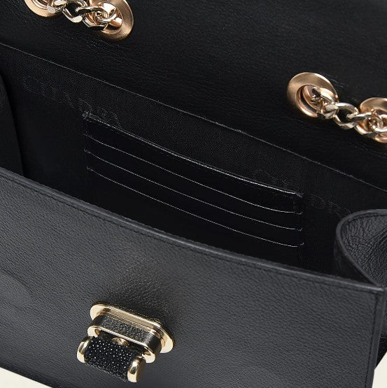 Crossbody en piel genuina de mantarraya.