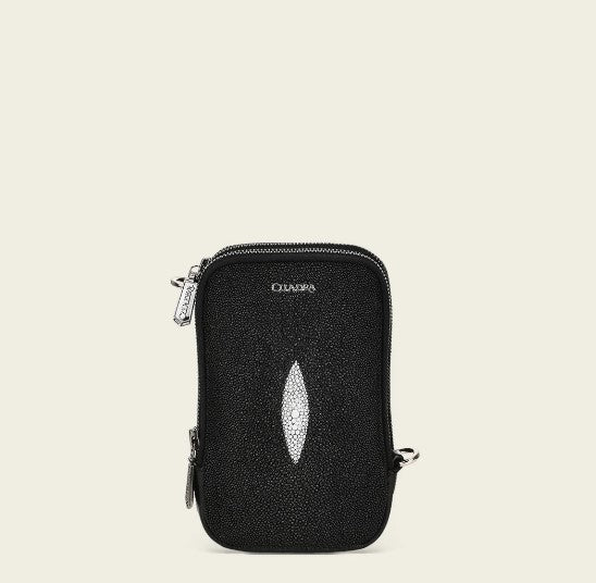 Porta celular en piel genuina de mantarraya para caballero.