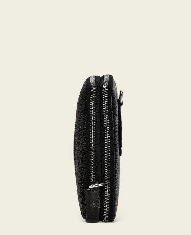 Porta celular en piel genuina de mantarraya para caballero.